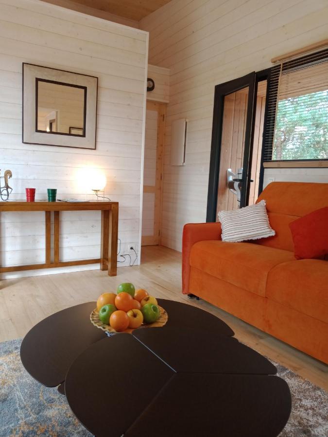 Les Lodges Du Golf De La Marterie Saint-Félix-de-Reillac-et-Mortemart Екстериор снимка